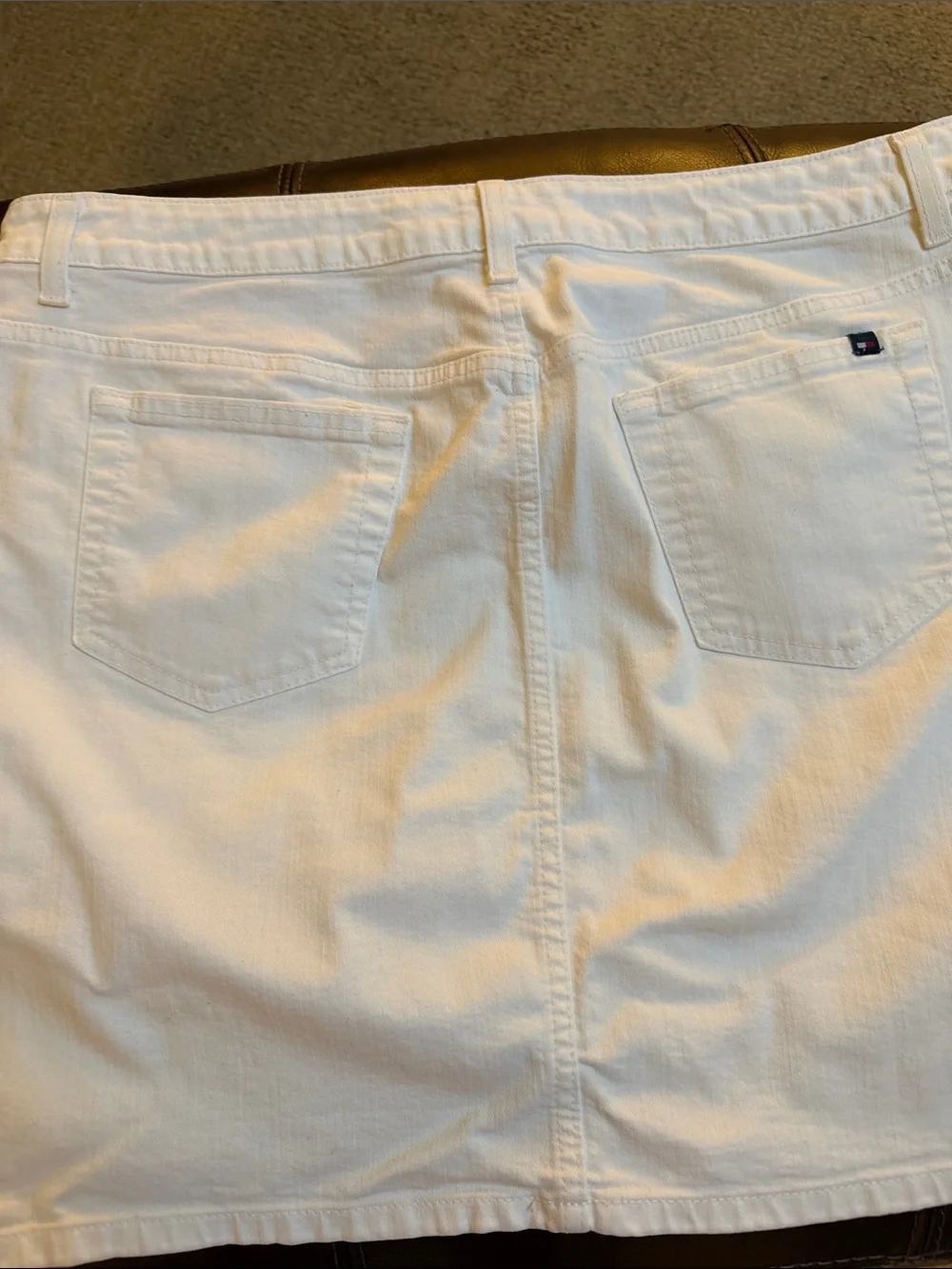 Tommy Helfiger white denim skirt -soft somewhat stretchy fabric sz16